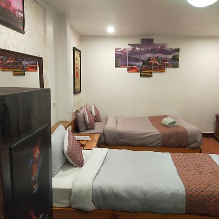 Hotel Shree Tara カトマンズ エクステリア 写真
