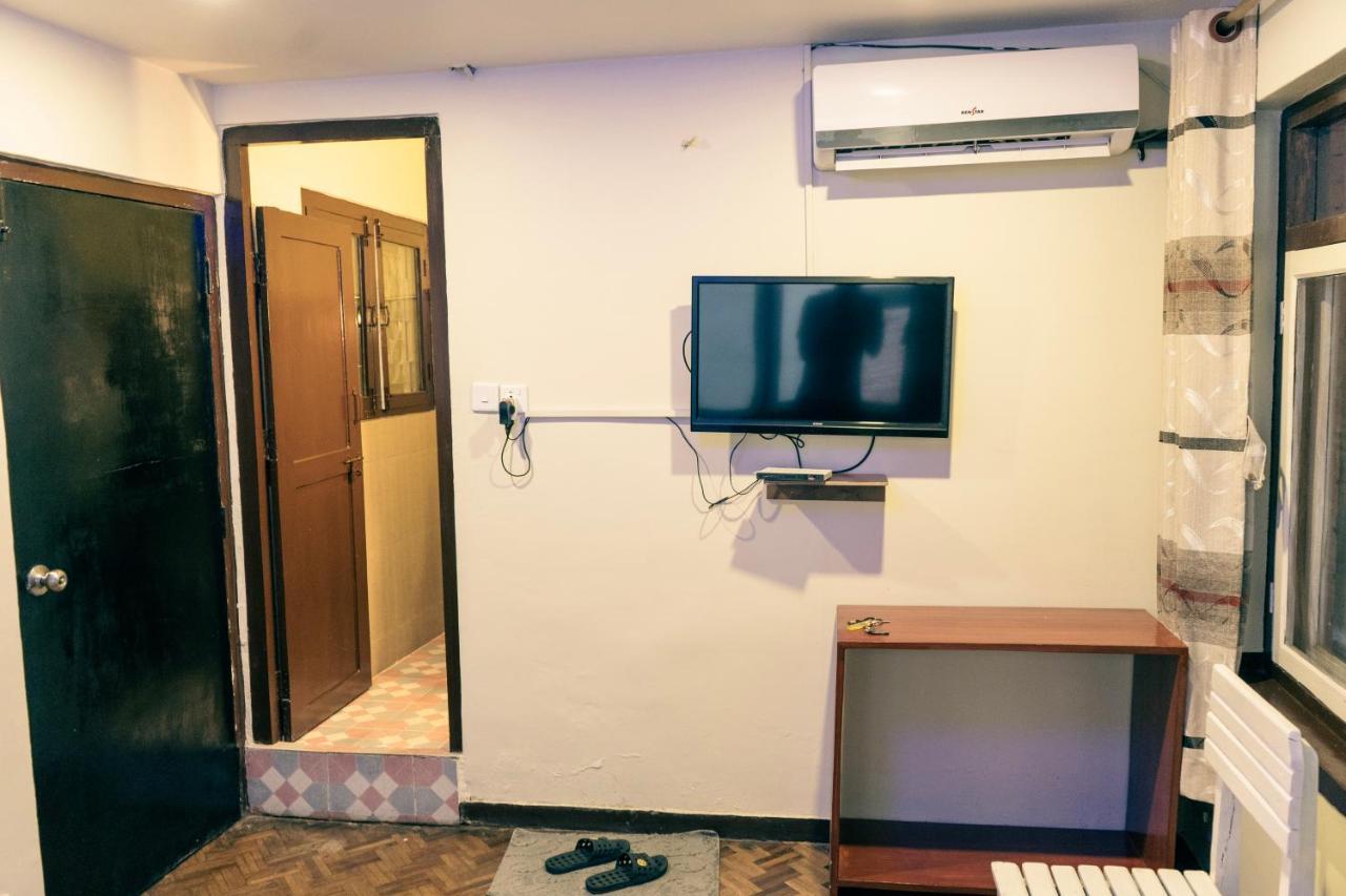Hotel Shree Tara カトマンズ エクステリア 写真
