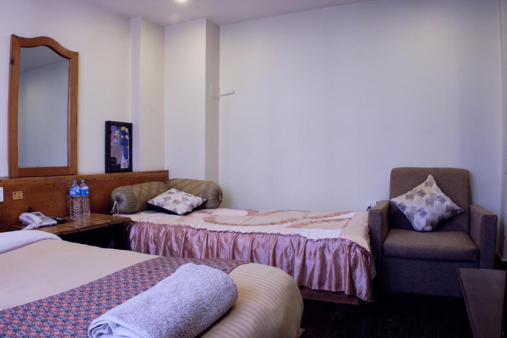 Hotel Shree Tara カトマンズ エクステリア 写真