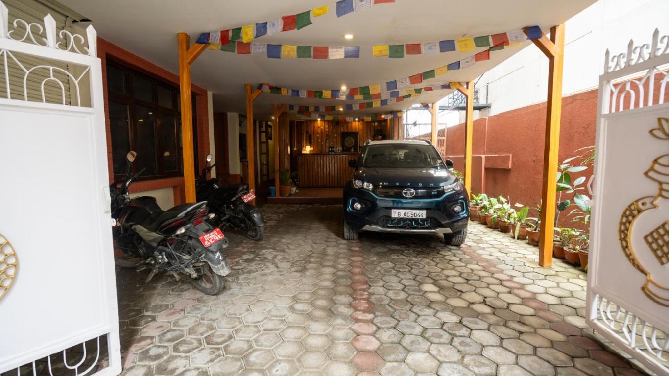 Hotel Shree Tara カトマンズ エクステリア 写真