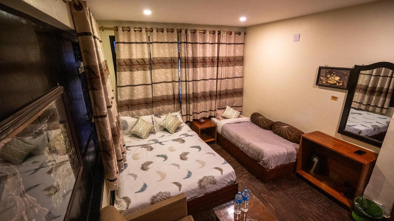 Hotel Shree Tara カトマンズ エクステリア 写真